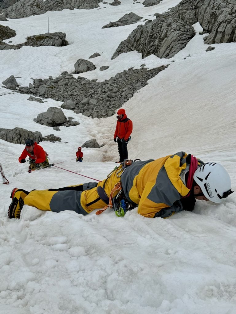 Kurs turystyki wysokogórskiej multi łączący elementy kursów L1 i L2 oraz szkolenia ferratowego z wejściem na Hoher Dachstein. Vertisport, Summit Ready